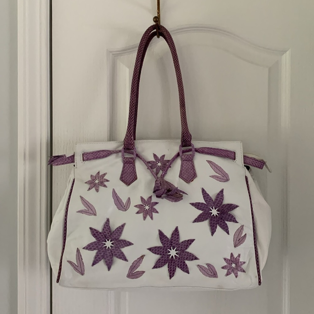 Tosca Blu Shoulder‎ Bag white purple with flowers appliqué snake texture details
